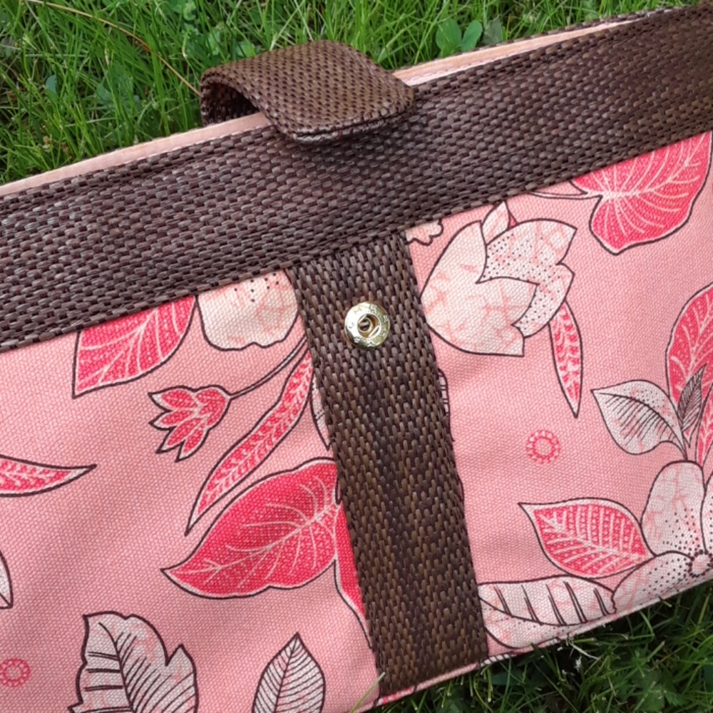 NEW Victoria's Secret Floral Cosmetic clutch 2004